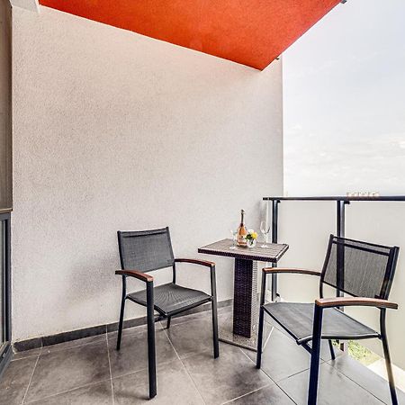 Ari - Ared Luxurious Apartments With Balcony & Free Parking Arad Exterior photo