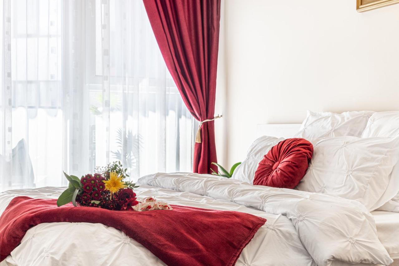 Ari - Ared Luxurious Apartments With Balcony & Free Parking Arad Exterior photo