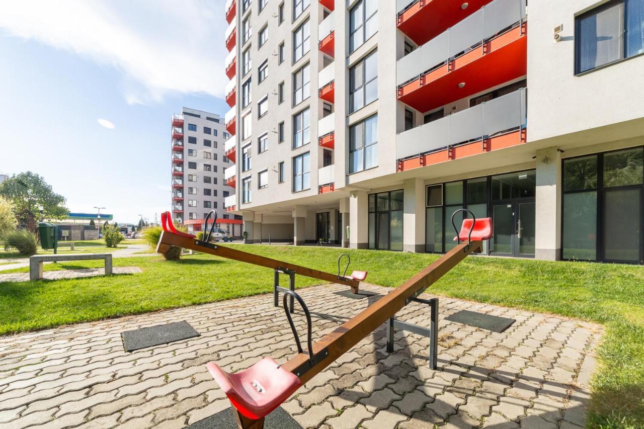 Ari - Ared Luxurious Apartments With Balcony & Free Parking Arad Exterior photo