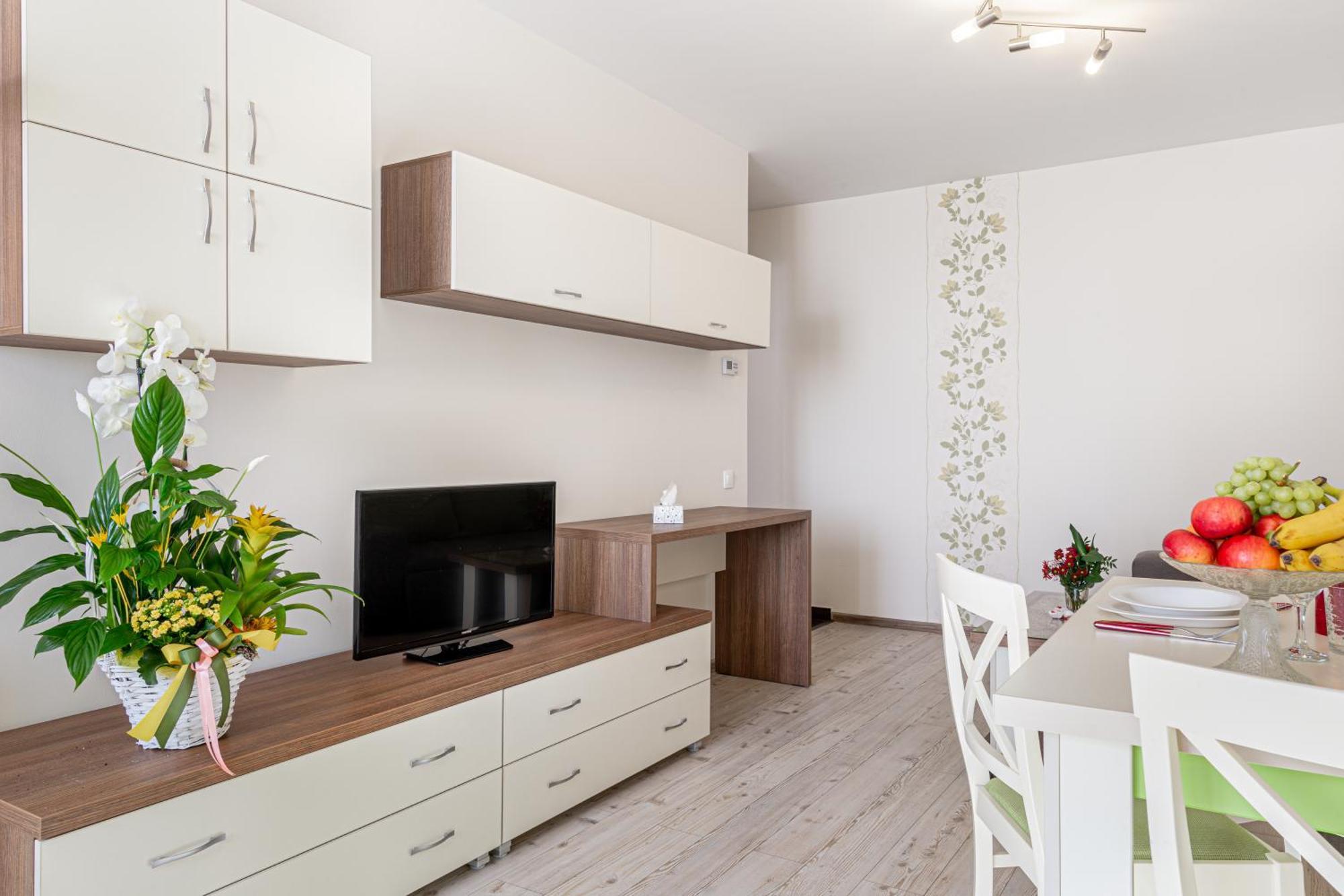 Ari - Ared Luxurious Apartments With Balcony & Free Parking Arad Exterior photo