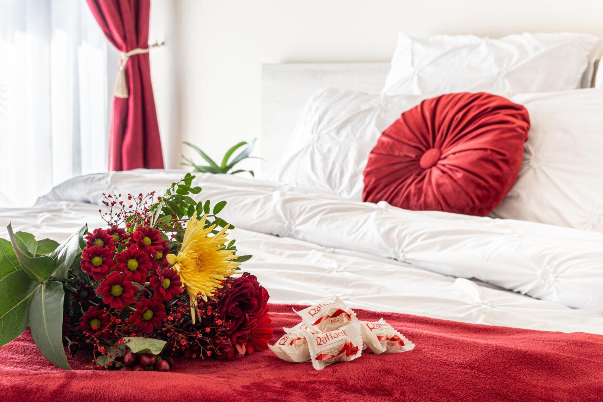 Ari - Ared Luxurious Apartments With Balcony & Free Parking Arad Exterior photo