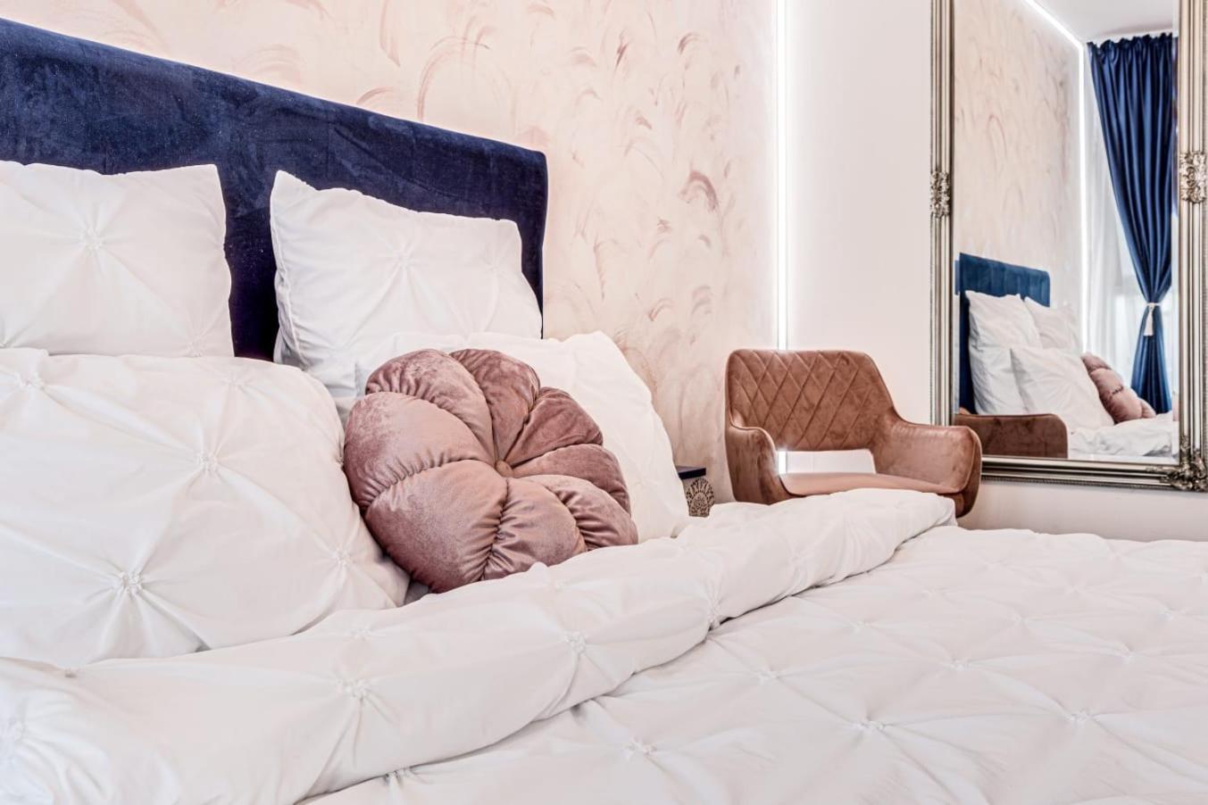 Ari - Ared Luxurious Apartments With Balcony & Free Parking Arad Exterior photo