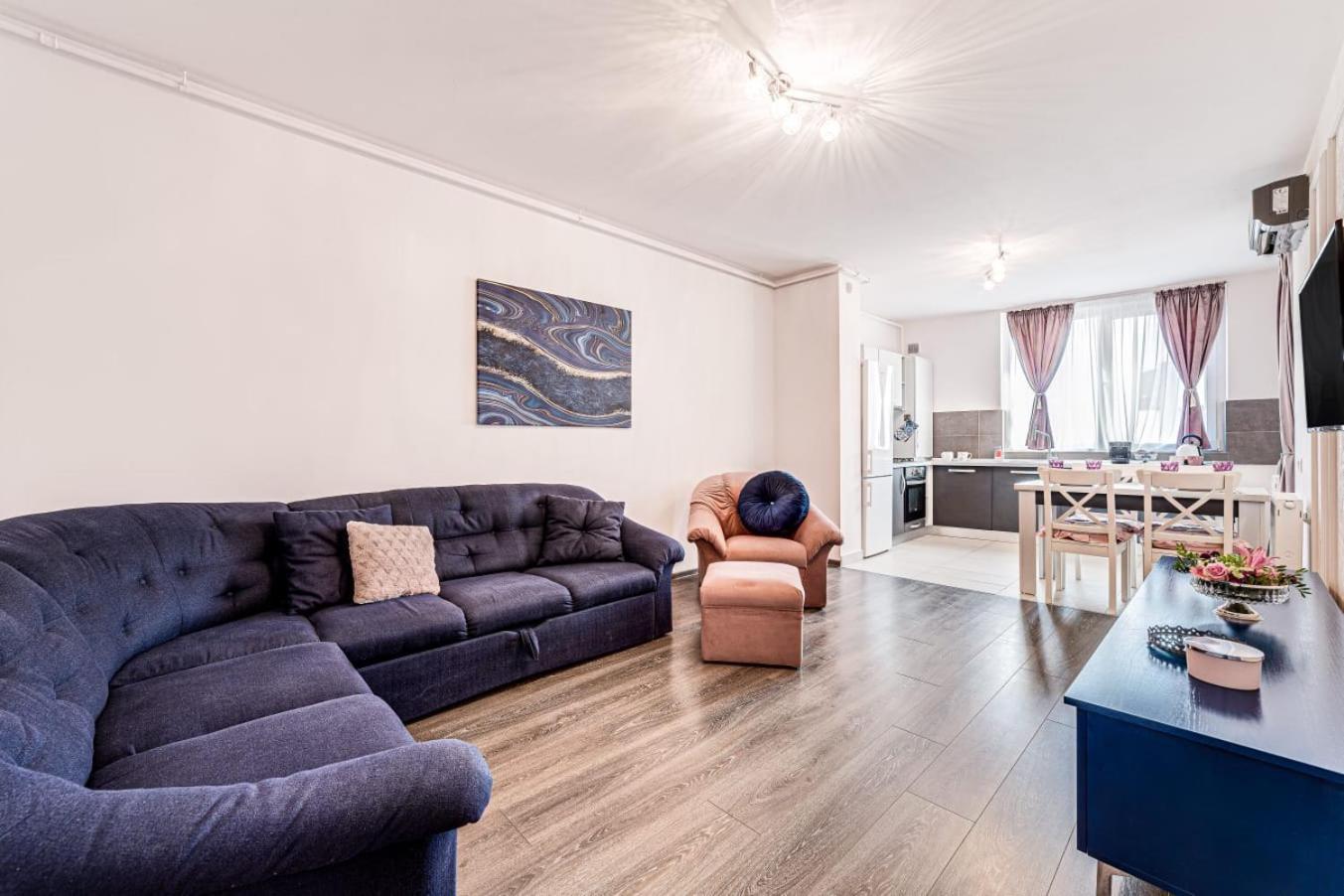 Ari - Ared Luxurious Apartments With Balcony & Free Parking Arad Exterior photo