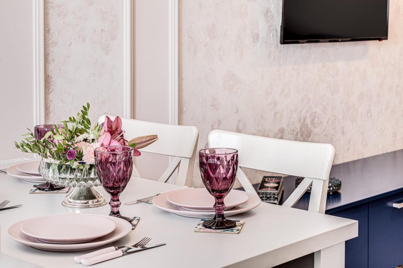 Ari - Ared Luxurious Apartments With Balcony & Free Parking Arad Exterior photo