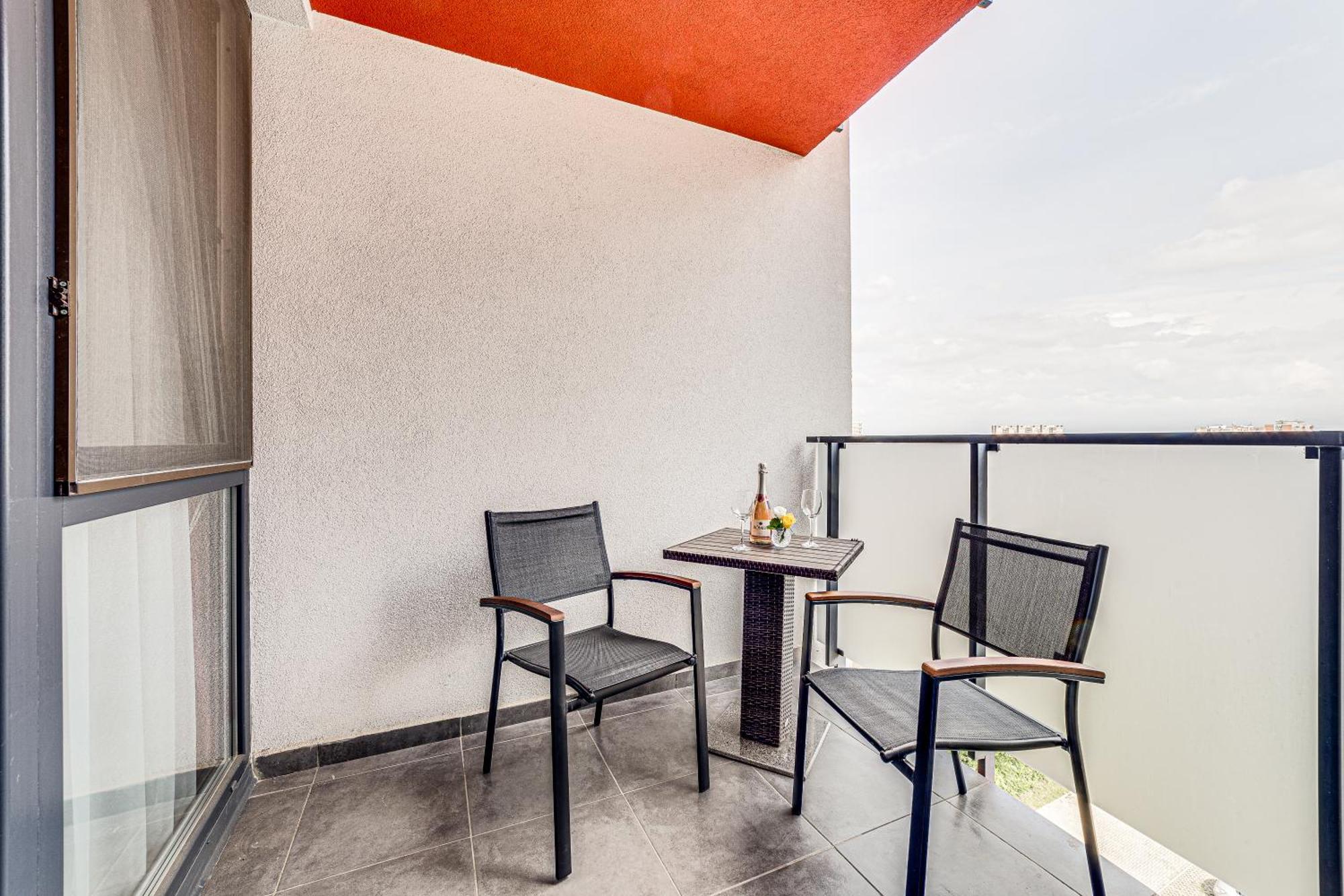 Ari - Ared Luxurious Apartments With Balcony & Free Parking Arad Exterior photo