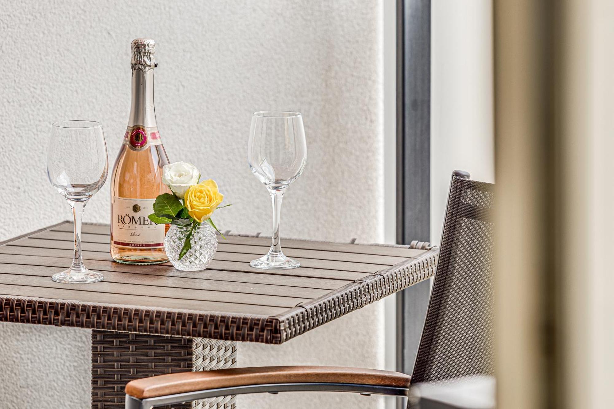 Ari - Ared Luxurious Apartments With Balcony & Free Parking Arad Exterior photo