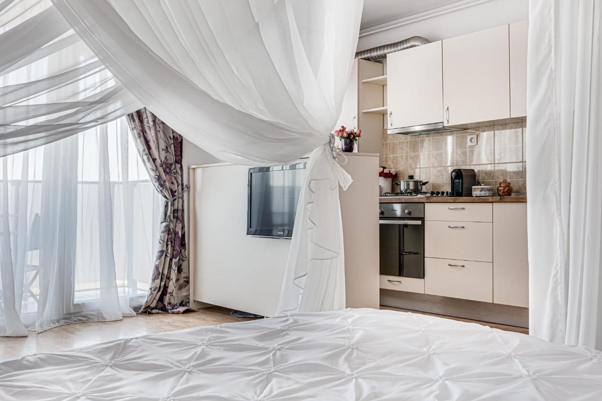 Ari - Ared Luxurious Apartments With Balcony & Free Parking Arad Exterior photo