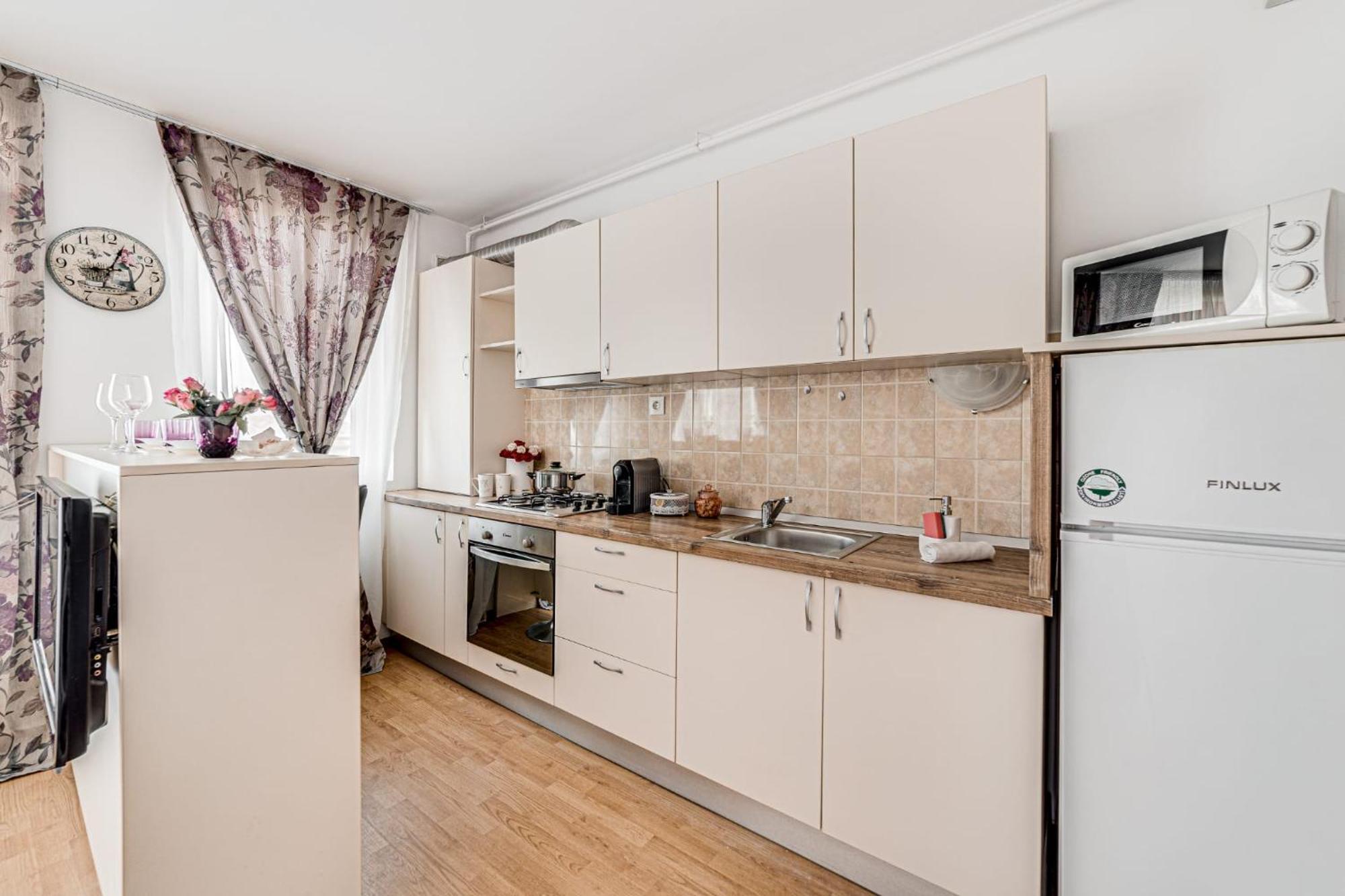 Ari - Ared Luxurious Apartments With Balcony & Free Parking Arad Exterior photo