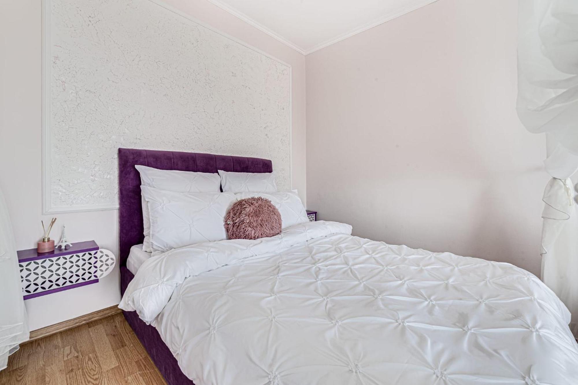 Ari - Ared Luxurious Apartments With Balcony & Free Parking Arad Exterior photo