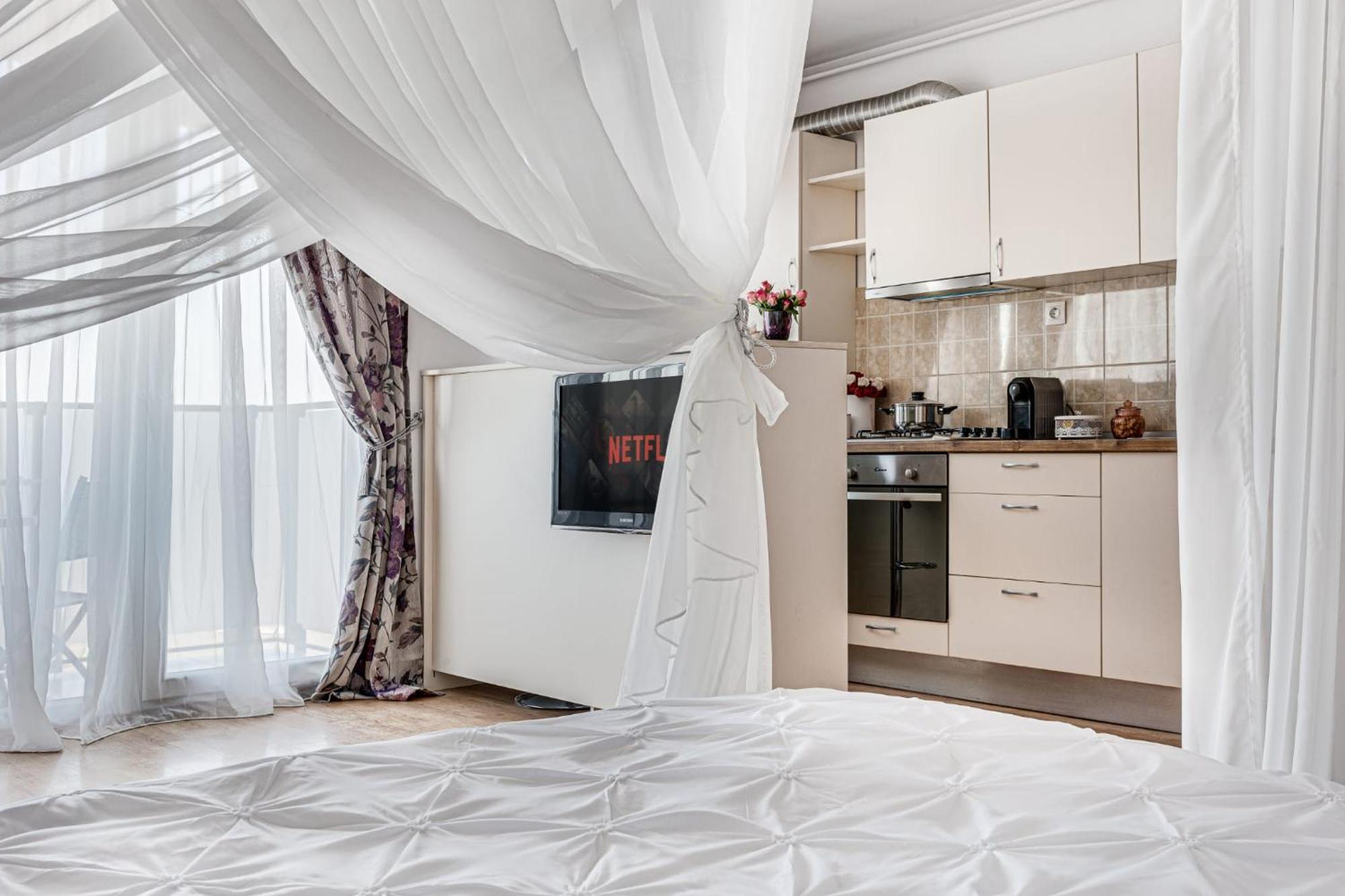 Ari - Ared Luxurious Apartments With Balcony & Free Parking Arad Exterior photo
